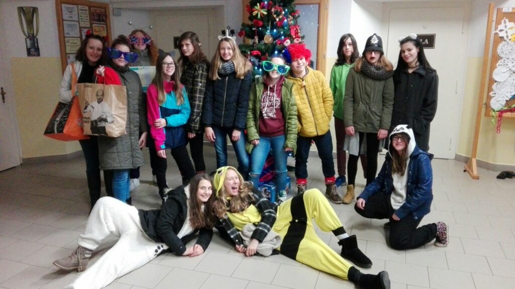 Osmáci v dětském domově 01